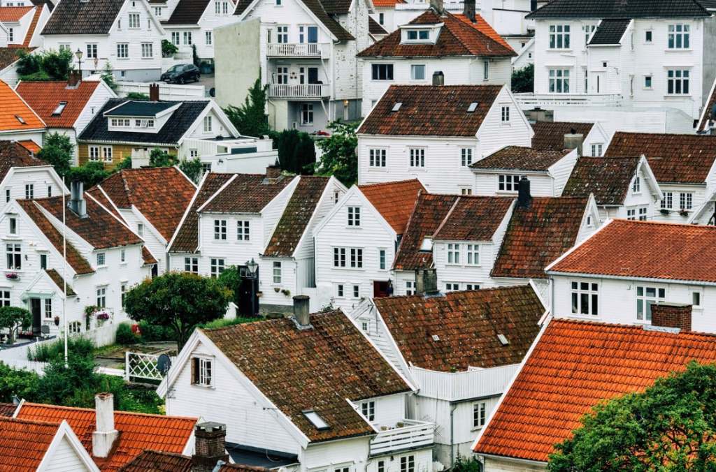 houses with chimneys