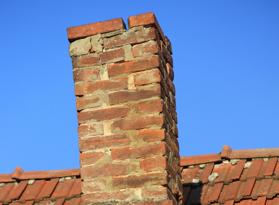 Tuckpointing chimney